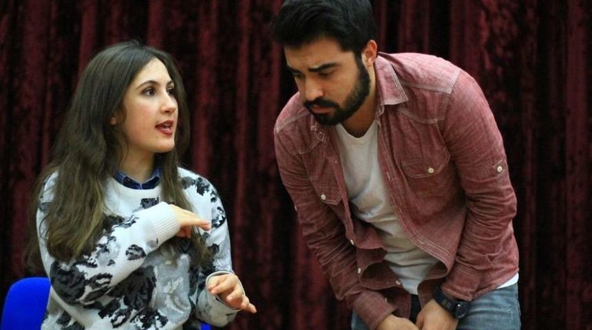 İşaret Dili Kursiyerlerinden Tiyatro G&ouml;sterisi