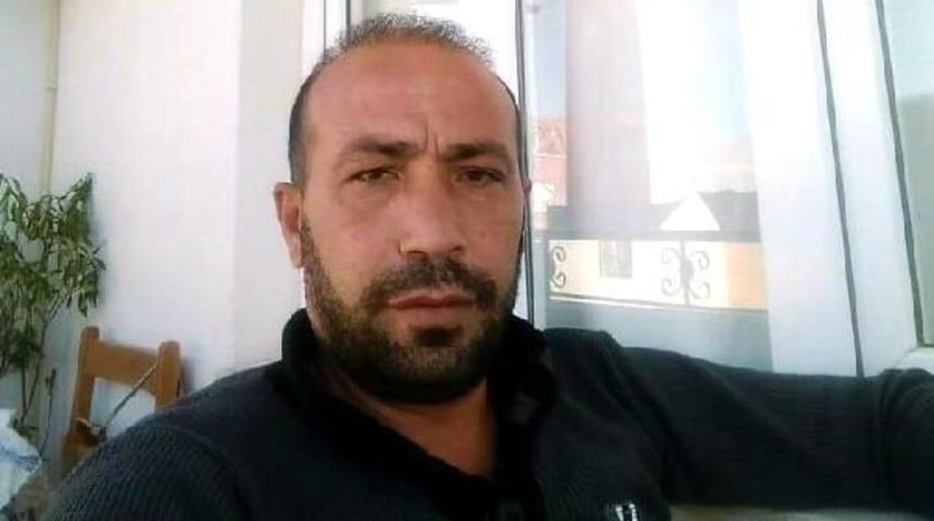 Polis Memuru Babasının Mezarında Intihar Etti