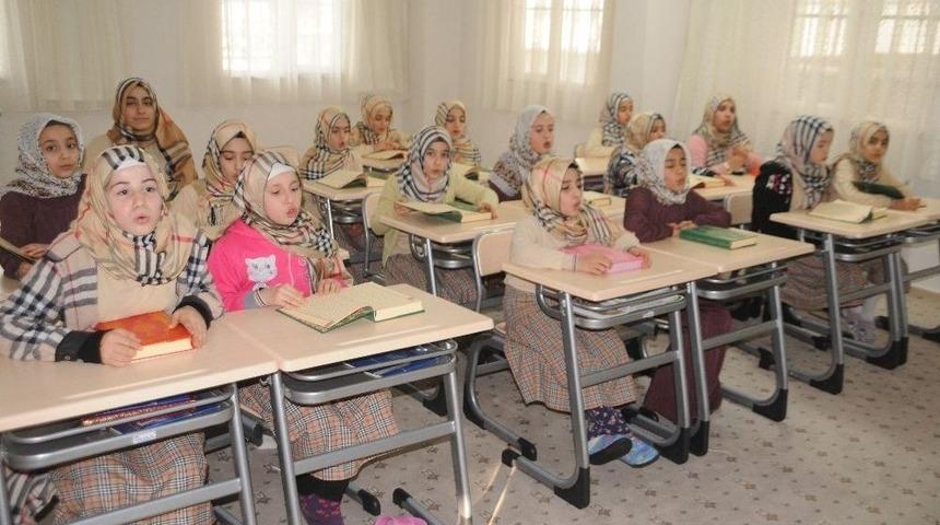 Cizre&rsquo;de Yatılı Kız Kuran Kursu Dualarla A&ccedil;ıldı