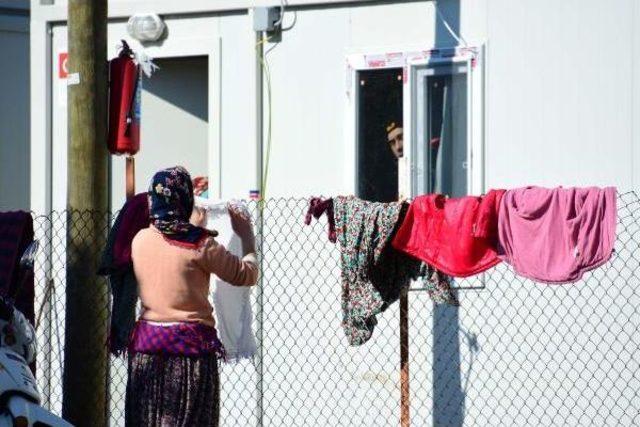 Deprem B&ouml;lgesinde Hayat Normale D&ouml;n&uuml;yor 1