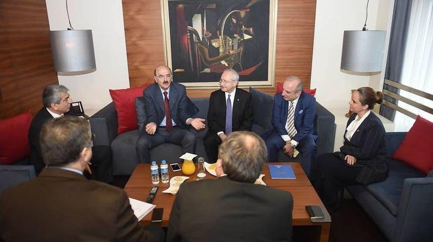 Kılı&ccedil;daroğlu, Gazeteci H&uuml;sn&uuml; Mahalli İle Bir Araya Geldi