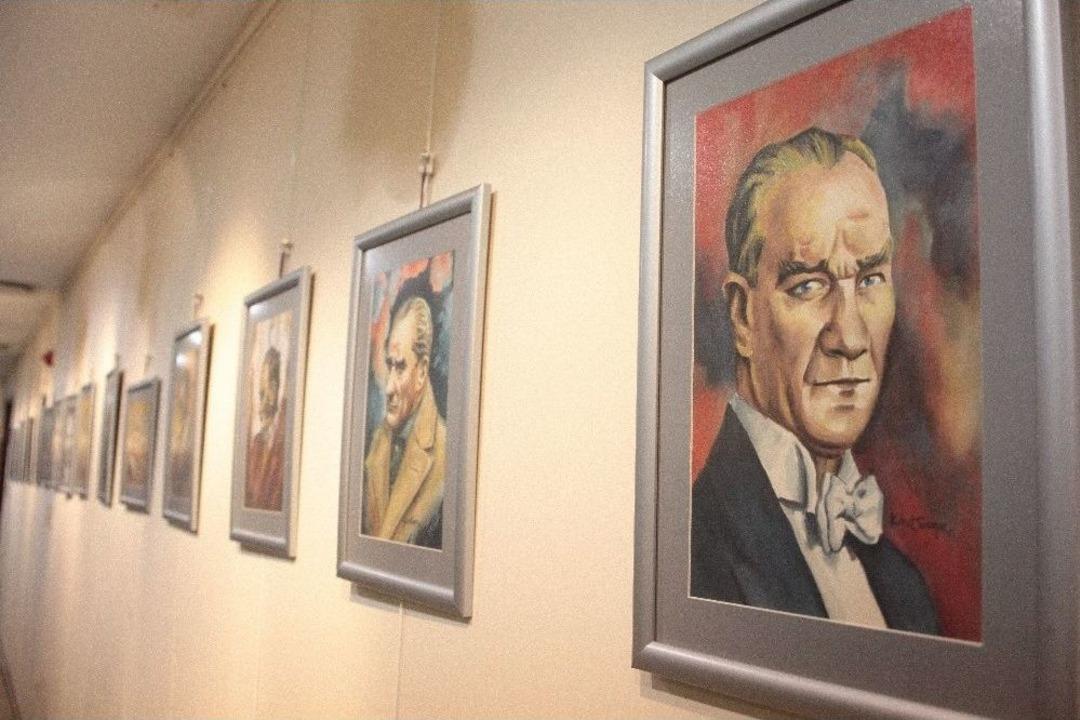 Ressam S&ouml;nmez&rsquo;den "ataportre" Sergisi