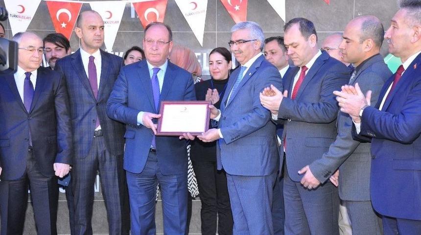 Aski Personelinden Kızılay&rsquo;a Kan Bağışı