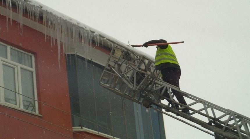 &Ouml;zalp&rsquo;ta Buz Kırma &Ccedil;alışması