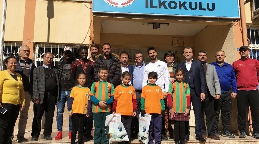 Alanyasporlu Futbolcular &Ouml;ğrencilerle Buluştu