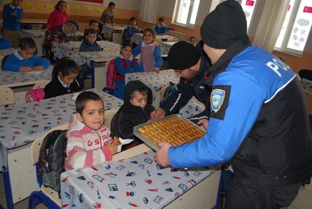 Polisten Öğrencilere Ziyaret