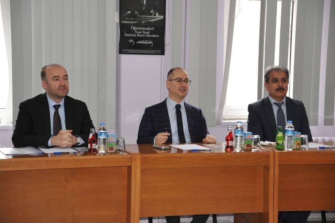 Kaymakam Yaman, Meslek Liselerinin M&uuml;d&uuml;rleriyle Bir Araya Geldi