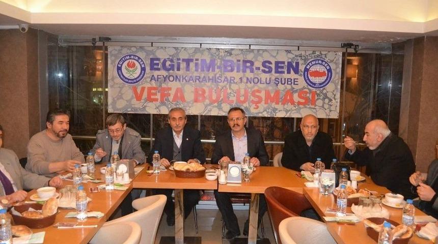 Eğitim Bir-sen &Uuml;yeleri 25. Kuruluş Yıld&ouml;n&uuml;mlerini Kutladı