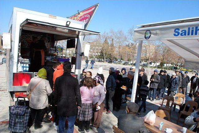 Salihli Kazak Türkleri’nden Şehitler Anısına Lokma Hayrı