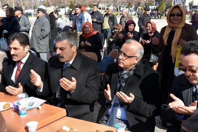 Salihli Kazak Türkleri’nden Şehitler Anısına Lokma Hayrı