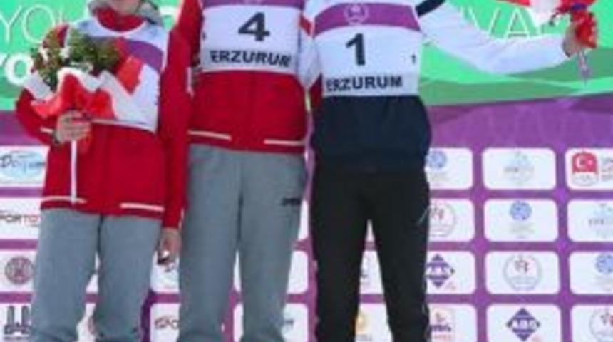 Rusya'dan Anna, Fransız Camille'den Altın Madalyayı Kaptı