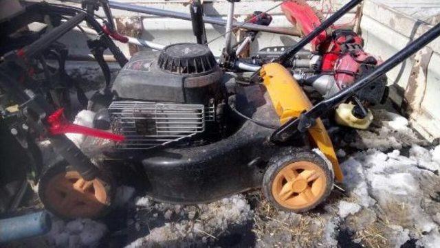 Kiraladıkları Otomobille Elektrik Direklerindeki Vidaları &Ccedil;alıyorlardı 2