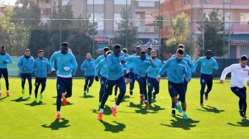 Aytemiz Alanyaspor Trabzonspor&rsquo;A Hazırlanıyor