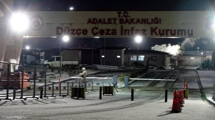 D&uuml;zce Cezaevi'nde Mahkum Yangın &Ccedil;ıkardı