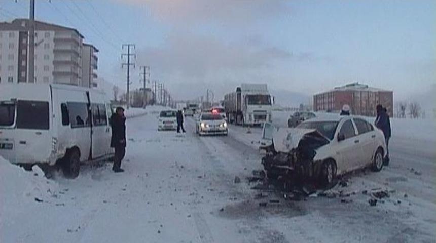 Bitlis'te Kaza: 5'i &Ouml;ğrenci 6 Yaralı