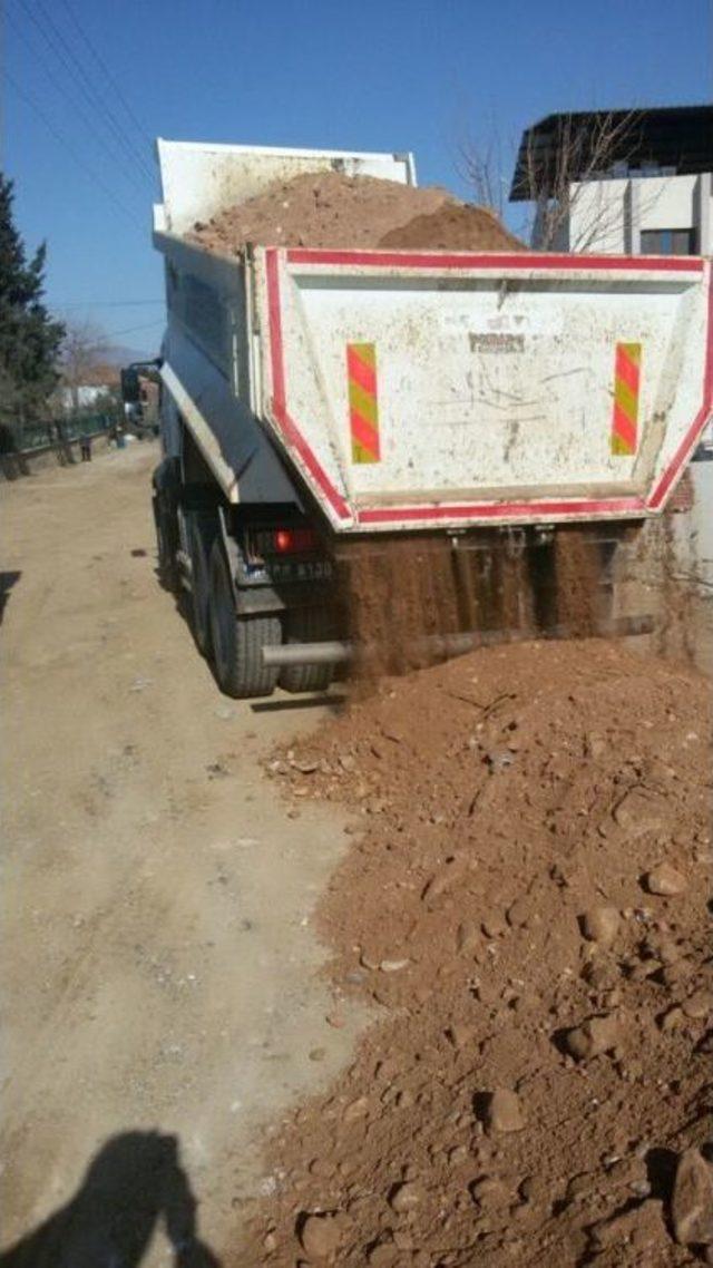 Kırsal Mahallelerde Yol Çalışması Devam Ediyor