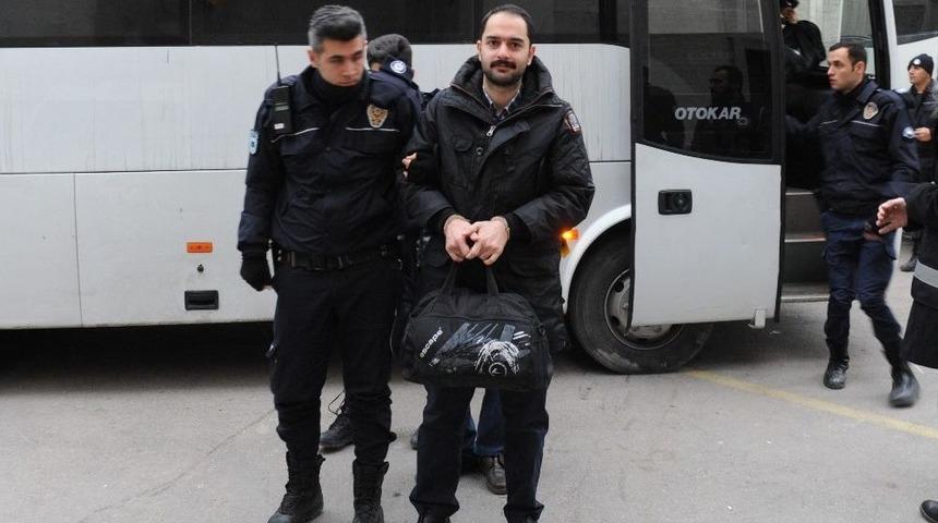 Bursa&rsquo;da 7 Avukat Fet&ouml;&rsquo;den Tutuklandı