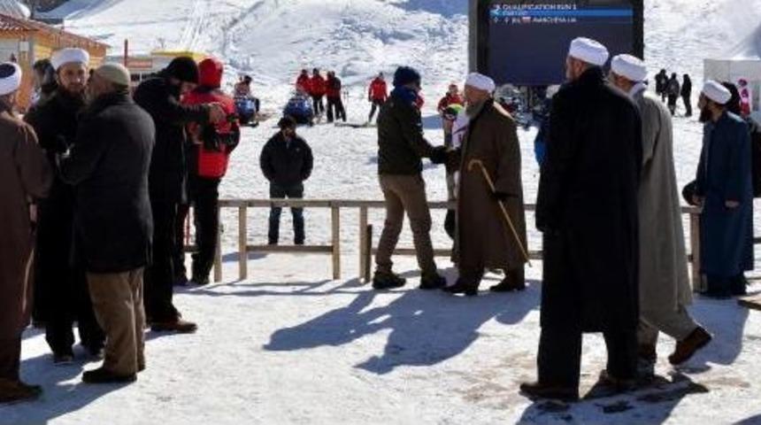 İsmailağa Camaati Gece Meyhanede, G&uuml;nd&uuml;z Festivalde