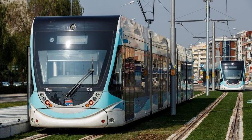 Karşıyaka Tramvayının 17 Aracı Da Geldi