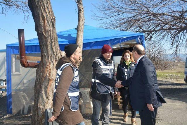 Başkan &Ouml;zakcan Hem G&ouml;n&uuml;lleri, Hem De İ&ccedil;leri Isıttı 2