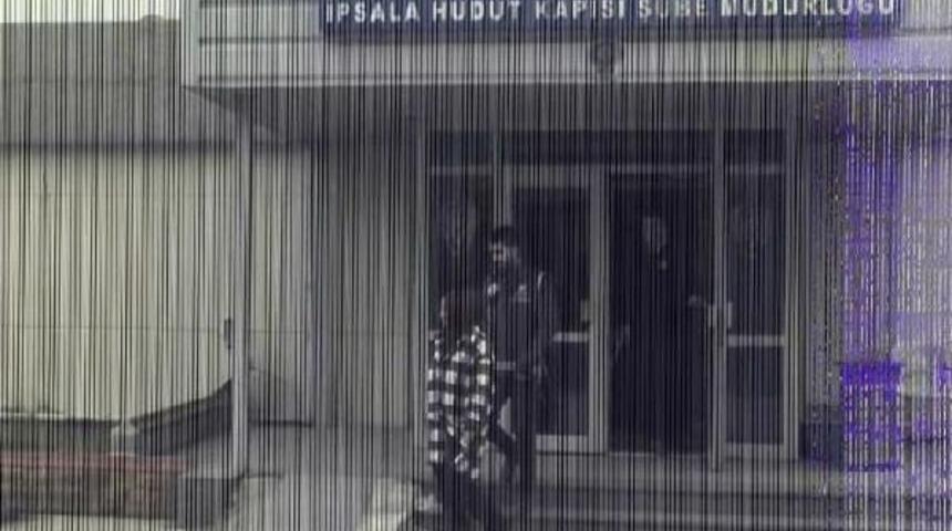 Fet&ouml;'c&uuml;leri Yunanistan'a Ka&ccedil;ıran Şebekeyi 'pasaport' Ele Verdi