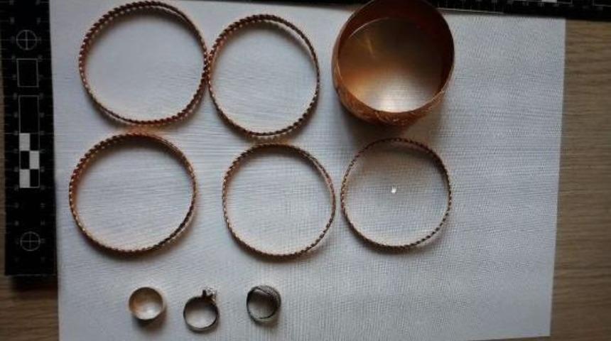 Eniştelerinin Evini Soydular