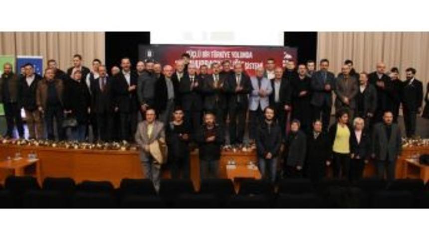 Bursa&rsquo;da &lsquo;cumhurbaşkanlığı Sistemi&rsquo; Konuşuldu