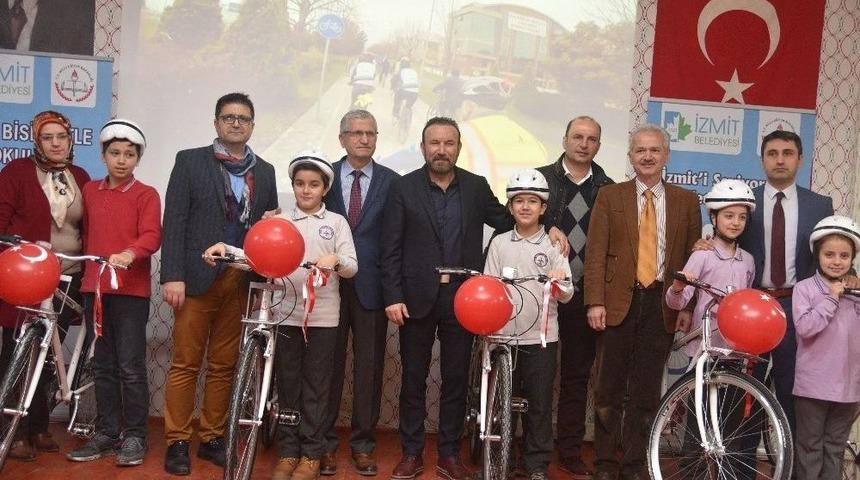 İzmit&rsquo;te 423 &Ouml;ğrenci Daha Bisikletine Kavuştu