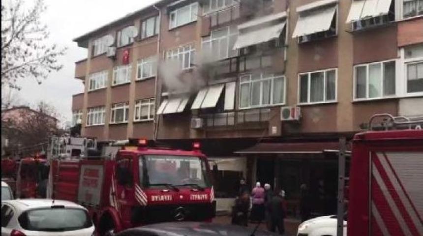 Fatih'te Yangın Paniği