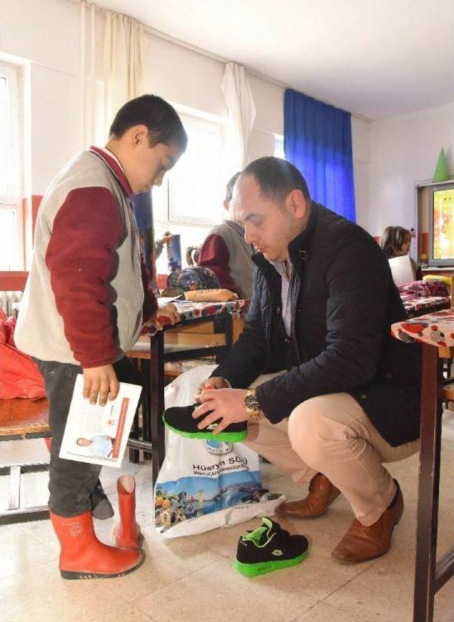 100 K&ouml;y Okuluna 100 K&uuml;t&uuml;phane 3