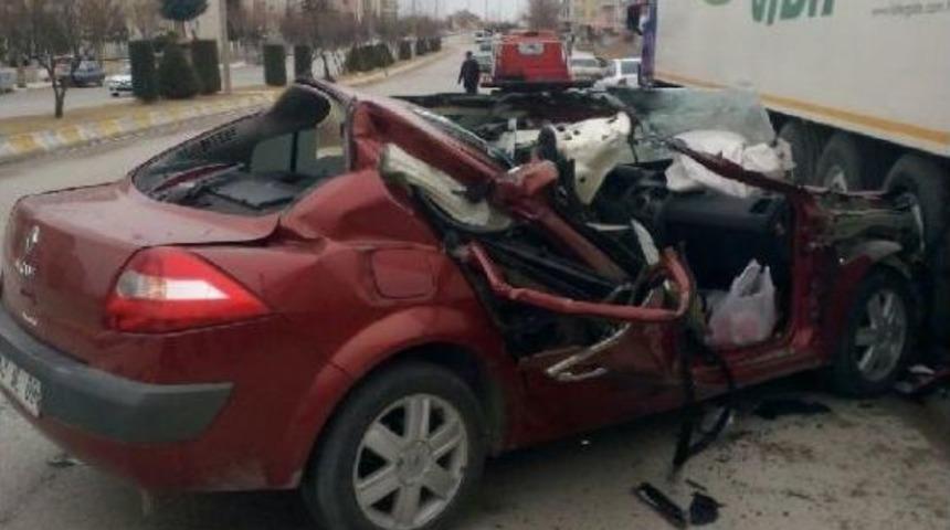 Kediye &Ccedil;arpmamak I&ccedil;in Direksiyon Kırdı Eşi &Ouml;ld&uuml;