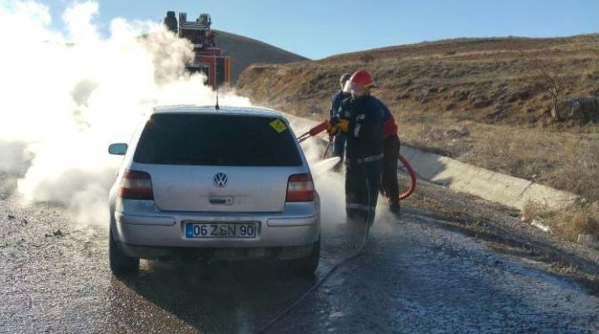 Seyir Halindeki Ara&ccedil;ta Yangın &Ccedil;ıktı