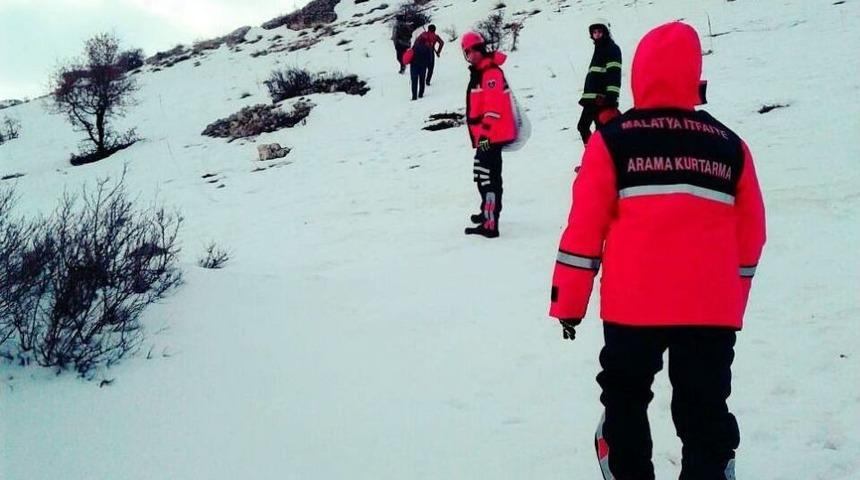 Kayalıklarda Mahsur Kalan Ke&ccedil;i Kurtarıldı