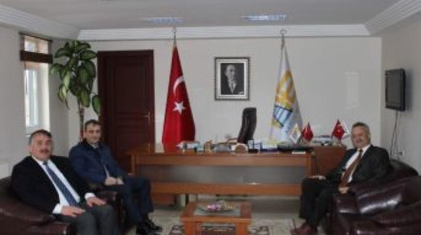 İl Sağlık M&uuml;d&uuml;r&uuml; &Ouml;ğ&uuml;tl&uuml;, Başkan Karakulluk&ccedil;u&rsquo;yu Ziyaret Etti