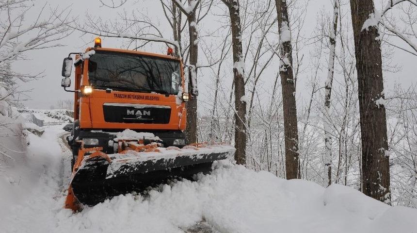 Trabzon&rsquo;da 275 Mahalle Yolu Ulaşıma Kapandı