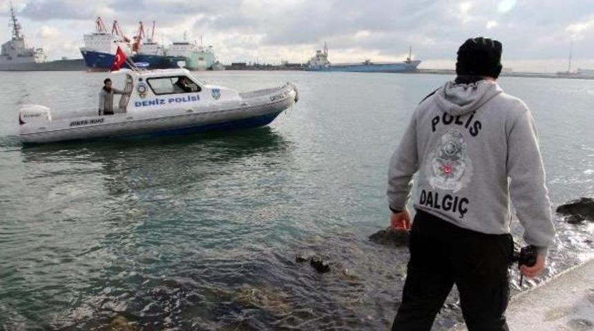 Emekli Polisin Iki G&uuml;nd&uuml;r Kayıp Olan Eşi Denizde Arandı