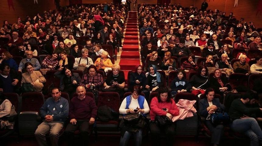 "kadın Olmak" Tskm&rsquo;de Sahnelendi