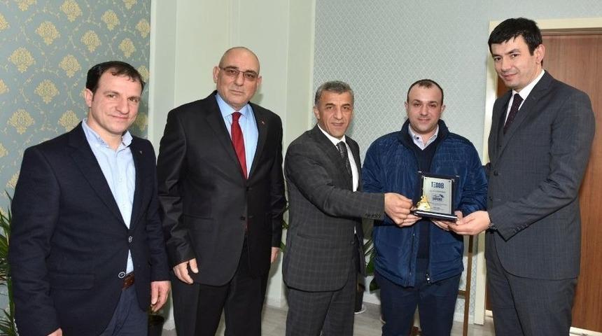 Trabzon&rsquo;da Ayın Şof&ouml;rleri Plaketlerini Aldı