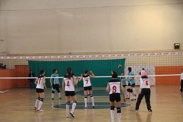 Yıldızlar Voleybol Ligi Başladı