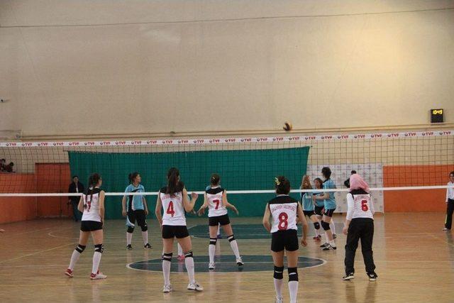 Yıldızlar Voleybol Ligi Başladı