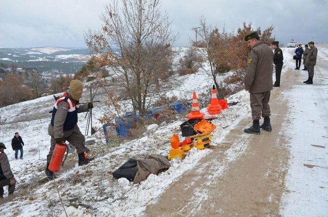 Bilecik’te Askeri Araç Şarampole Devrildi: 3 Asker Yaralı