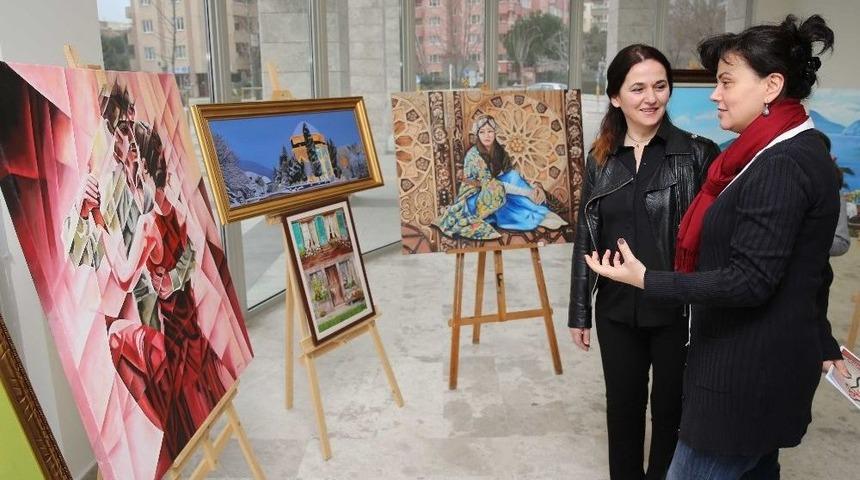 Tuvaller Renklerle Can Buldu