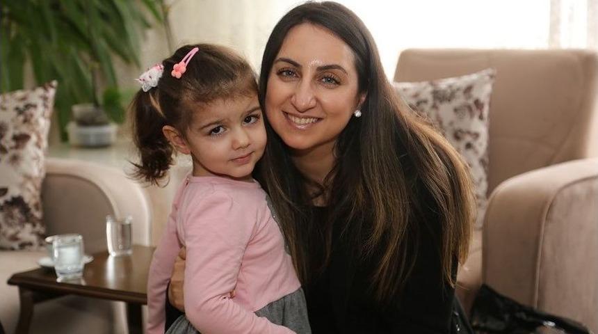 Vali Eşi Pekmez, Şehit Ailelerini Ziyaret Ediyor