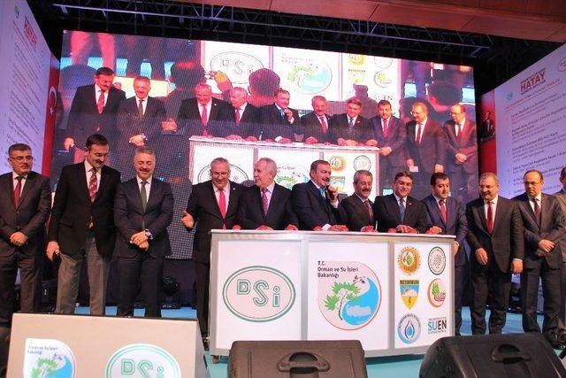 Bakan Eroğlu: "d&uuml;nyanın Merkezi T&uuml;rkiye&rsquo;dir" 2