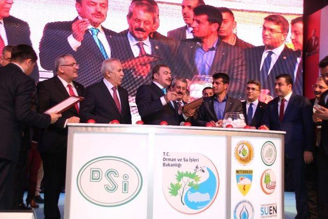 Bakan Eroğlu: "d&uuml;nyanın Merkezi T&uuml;rkiye&rsquo;dir" 3