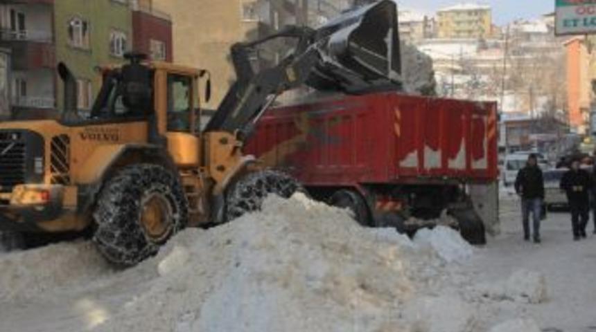 Hakkari&rsquo;de Kar Temizleme &Ccedil;alışması