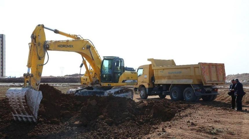 Dağeteği Mahallesinde Yol &Ccedil;alışmaları