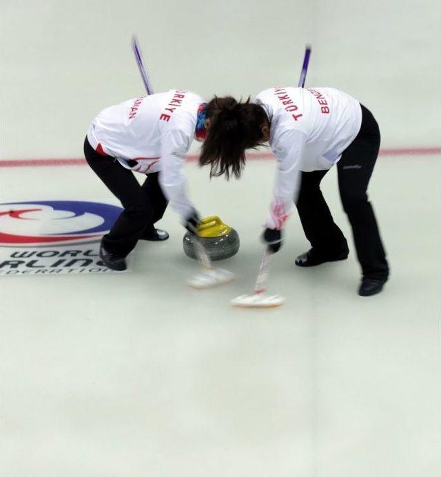 Curling Kızlarda Türkiye Grup Lideri