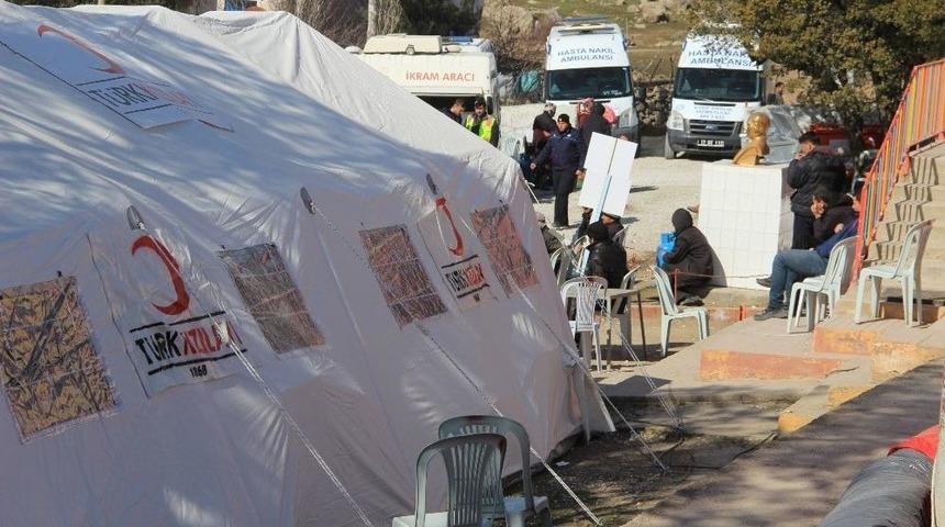 Deprem B&ouml;lgesi Bir Kez Daha Sallandı