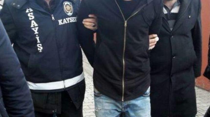 Kayseri&rsquo;de 20 Yaşındaki Gencin &Ouml;l&uuml;m&uuml;ne İlişkin 3 Suriyeli Adliyeye &Ccedil;ıkarıldı